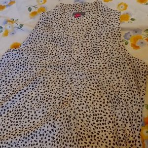 Vince Camuto no sleeve blouse